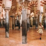 Meziquita zuilen rood wit