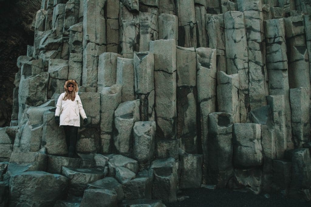 Bassalt clifs black sand beach