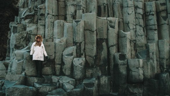 Bassalt clifs black sand beach