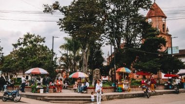 central square Parque Simon Bolivar