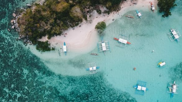 Island hopping Coron Philippines